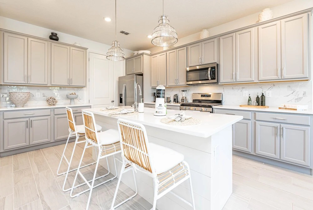 608fr 3 Bedroom Townhouse by Redawning