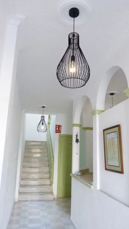 HOSTAL CANDELEDA
