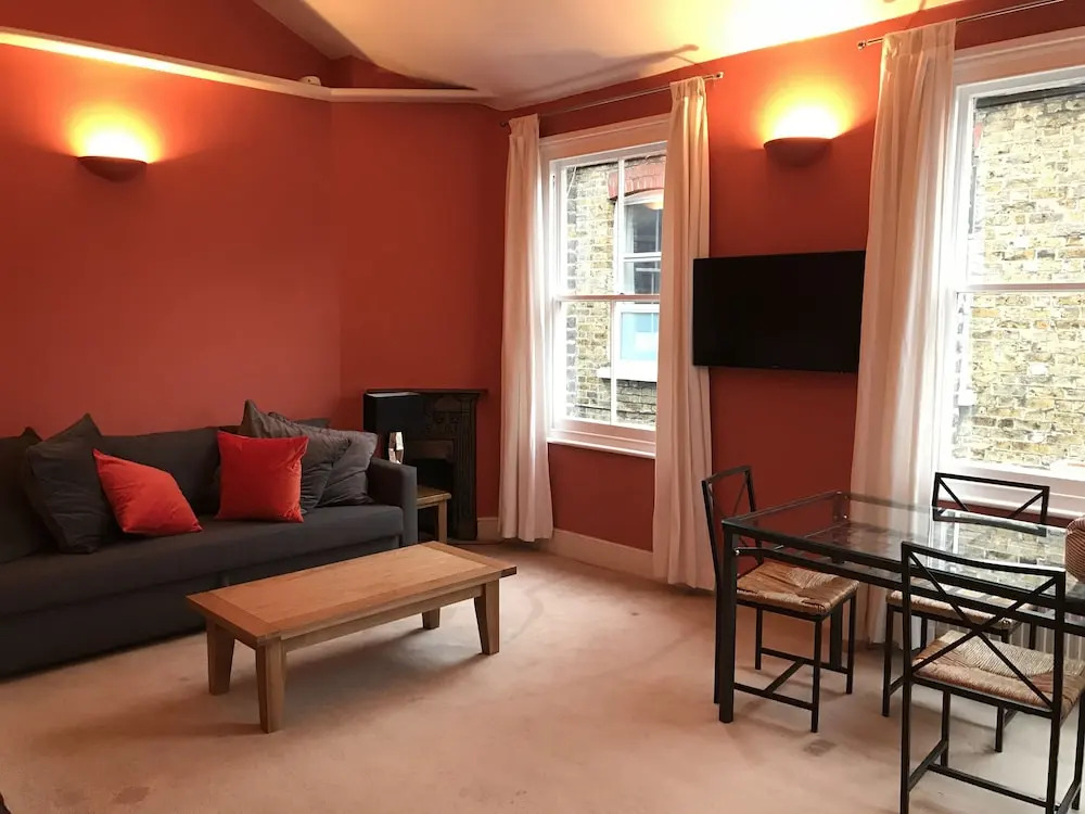 Wix's Lane 3 bed Apartment