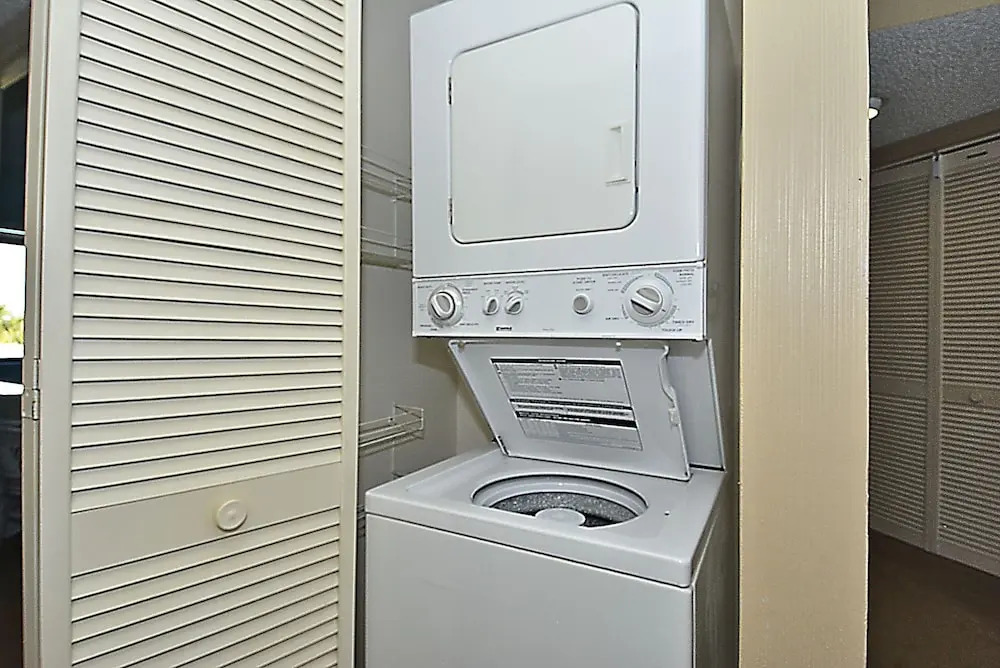 Land's End 301 Building 3 Beautiful end Unit / BAY Views!