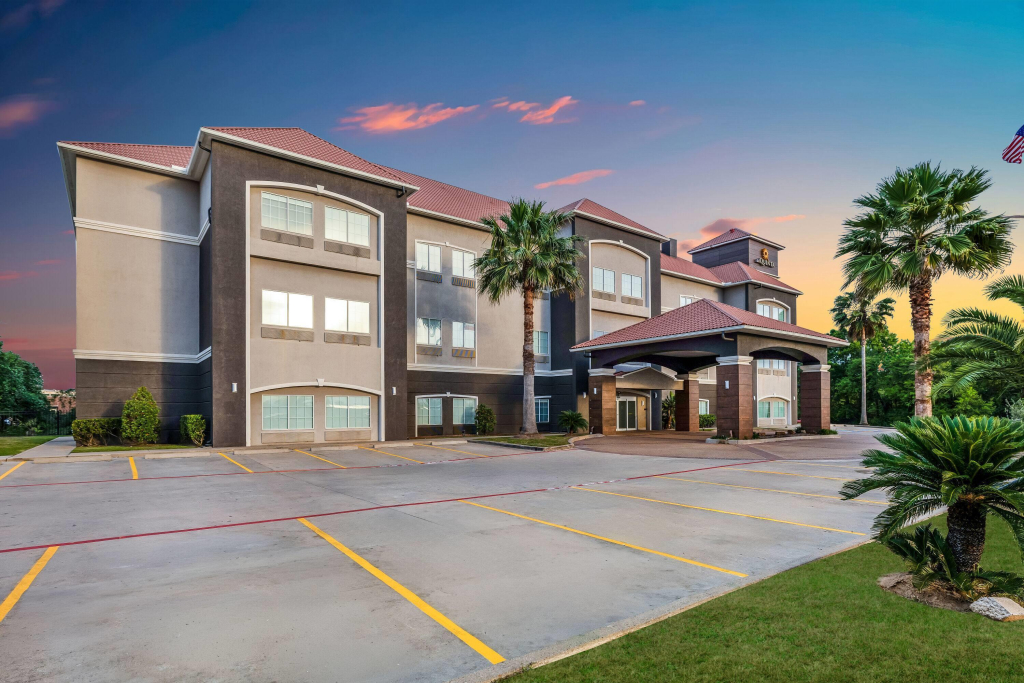 La Quinta Inn & Suites by Wyndham Alvin
