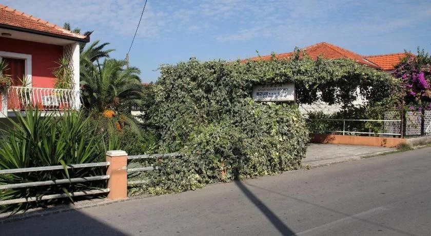 Stela Apartments