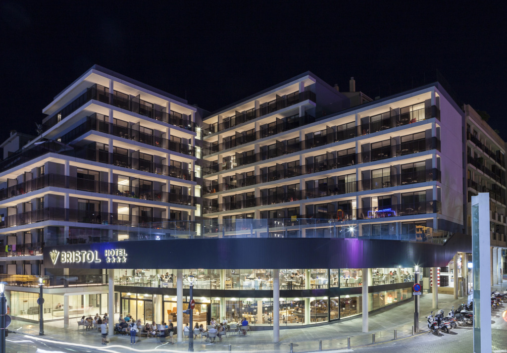 Hotel Bristol 4 Sup