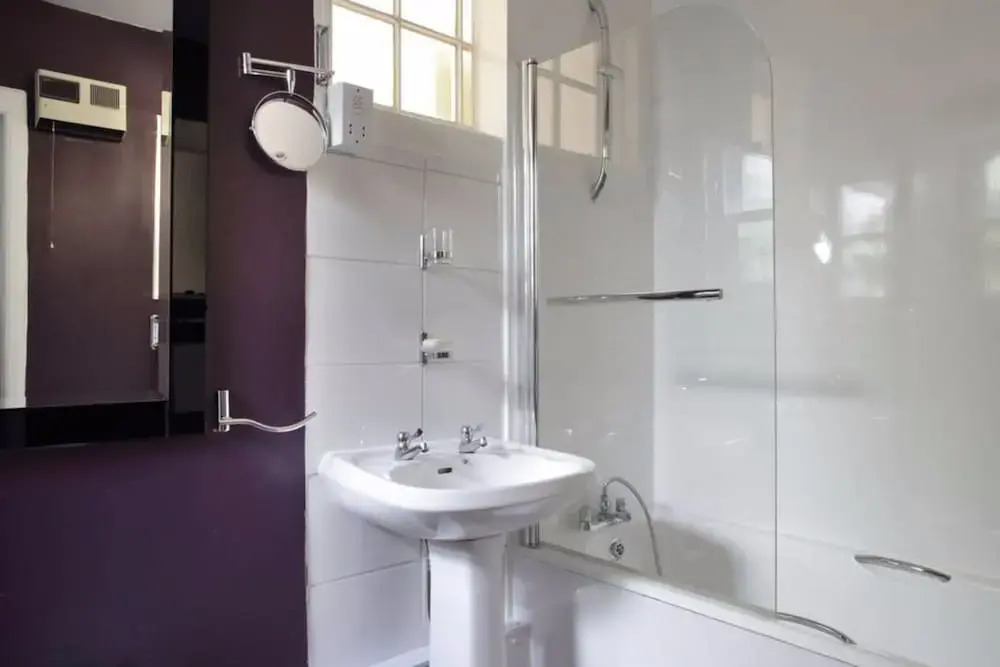 3 Bedroom Apartment With Private Entrance