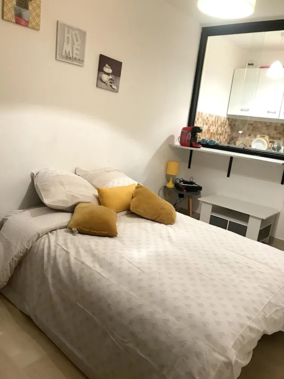 Studio In Nice With Balcony And Wifi 20 M From The Beach