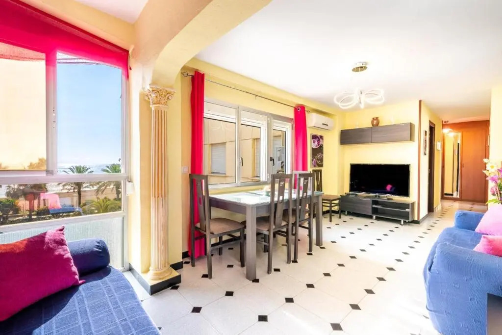 Valparaiso Apartment 50 mts from Beach, pools, sea views, tenis, terrace