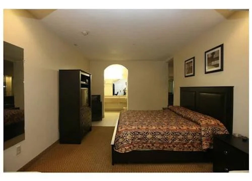 Redwood Suites