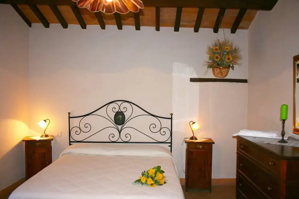 Villa Fonte allOppio con area piscina recintata