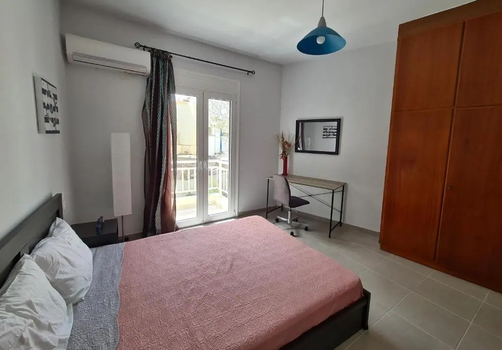 Comfy apartment for 6 people in Heraklion