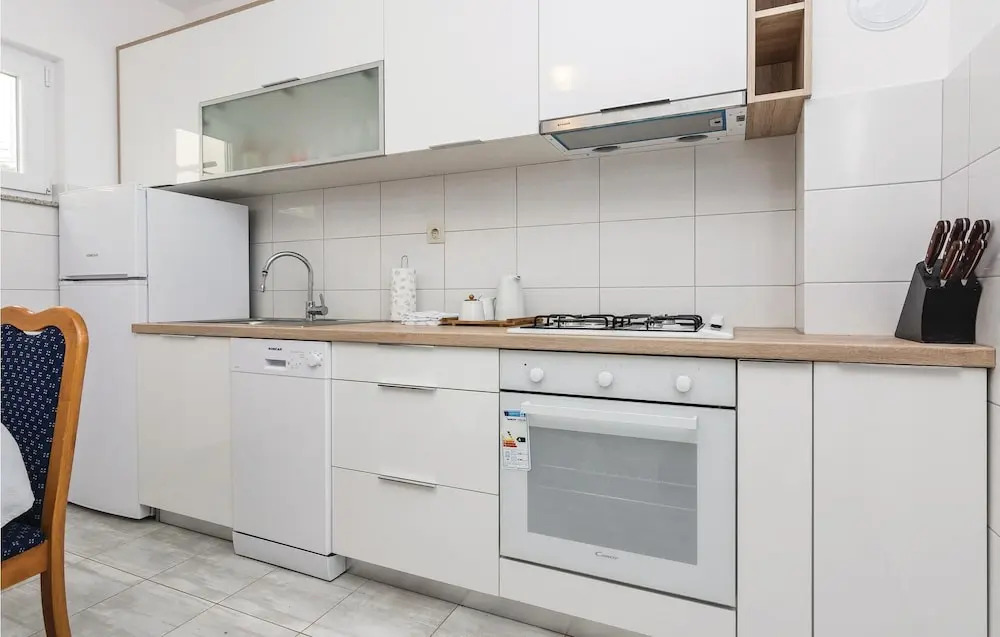 Two-Bedroom Holiday Home In Zadar