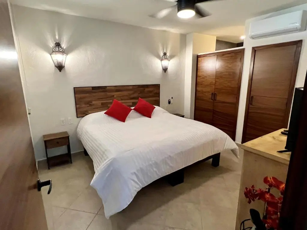 Condo SantoMar - Scenic views, 2Bed, 2Bath in Downtown, Pool, Gym, BBQ
