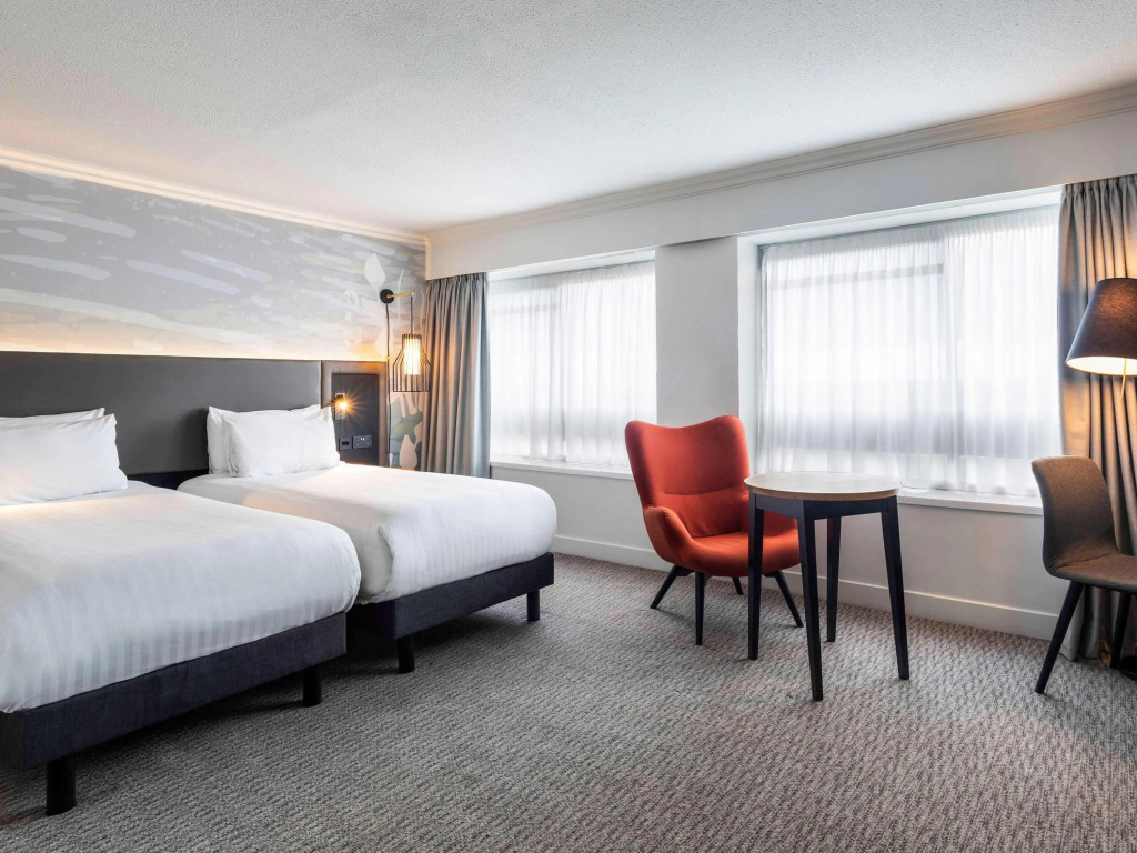 Отель Mercure Bedford Centre Hotel