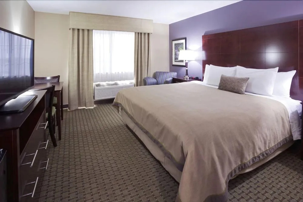 GrandStay Hotel & Suites Thief River Falls