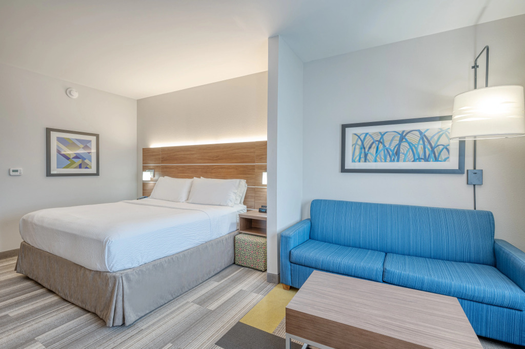 Holiday Inn Express & Suites St. Louis - Chesterfield by IHG