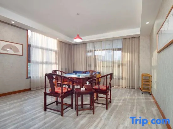 Yijia Hot Spring Resort Hotel (Jiezi Ancient Town Shop)