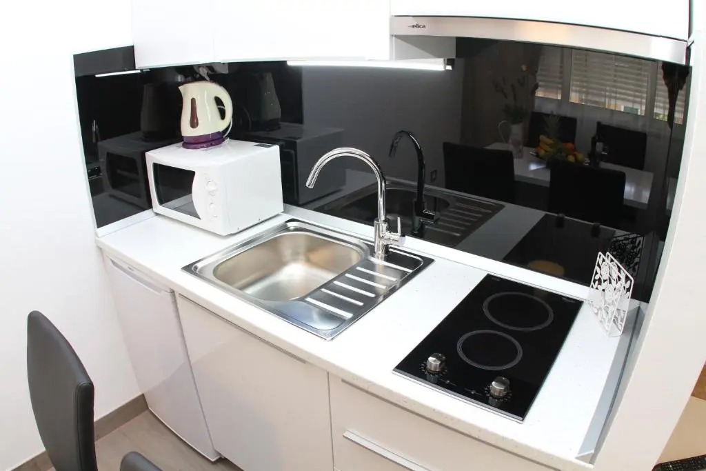 Studio Apartments Mirakul