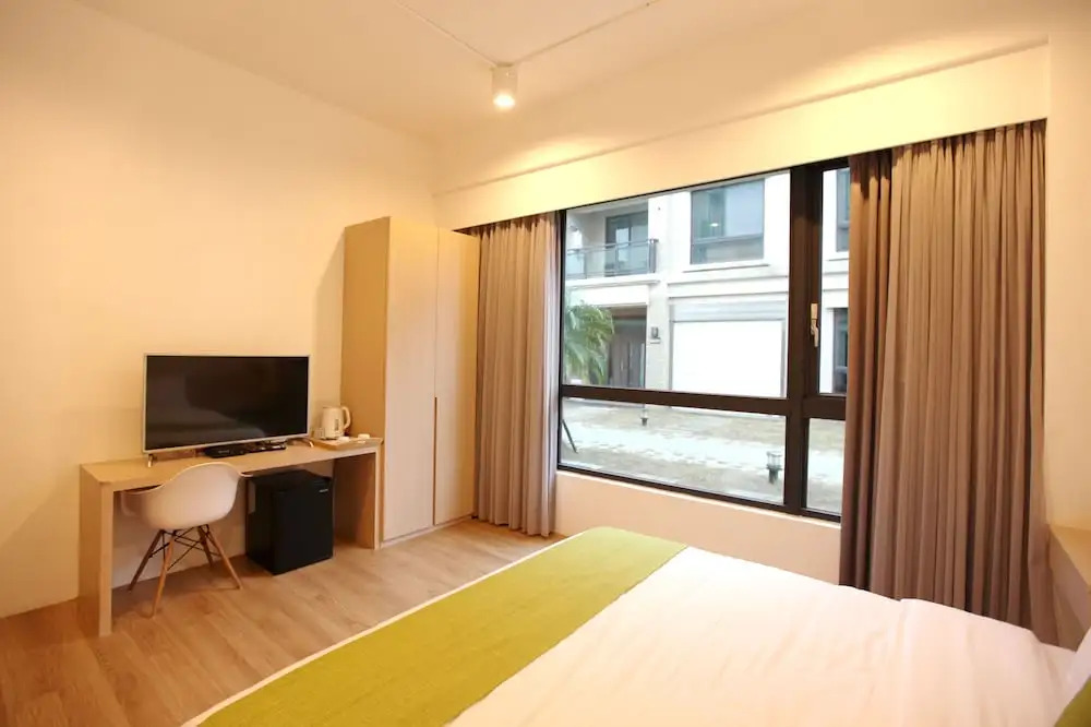 Tide of Happiness Travelodge No.5