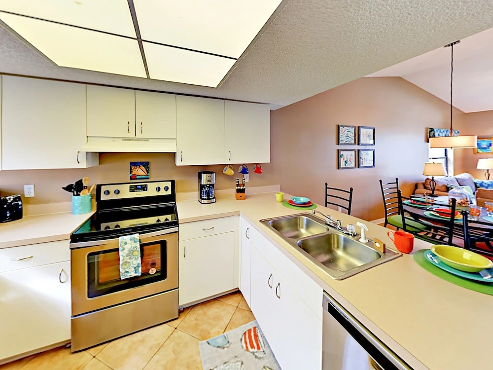 Sunny Unit #L31 - 2 Br Condo