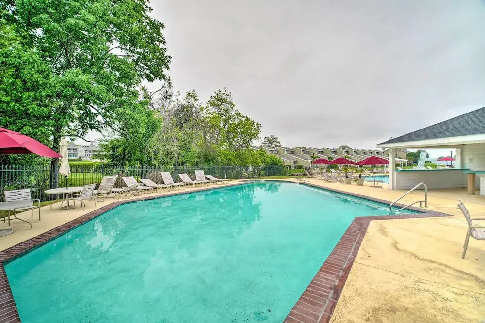 Beautiful Waterfront Condo on Lake Conroe w/ Dock