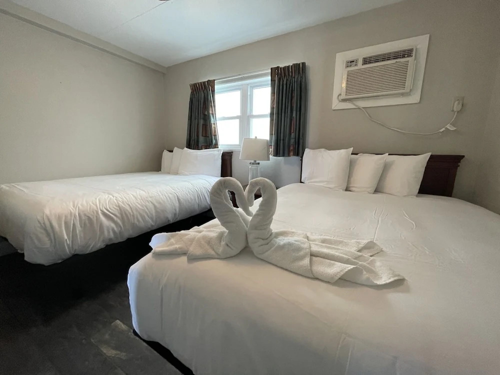 Nassau Inn Beachfront