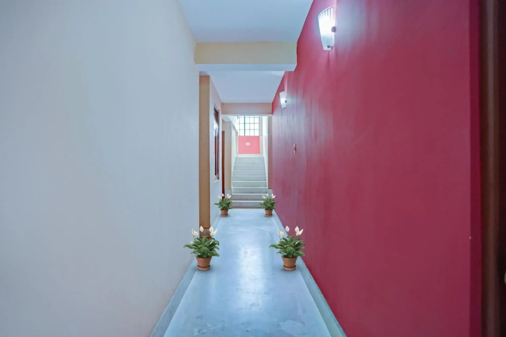 Capital O 89101 Hotel Himsikha