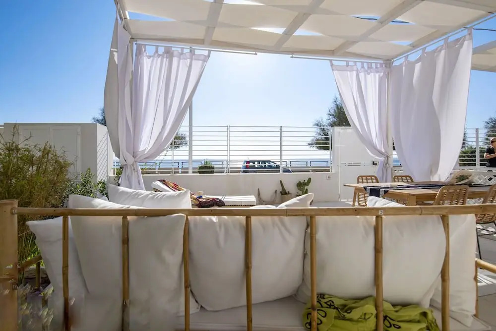 Vera's White Pearl Apartment