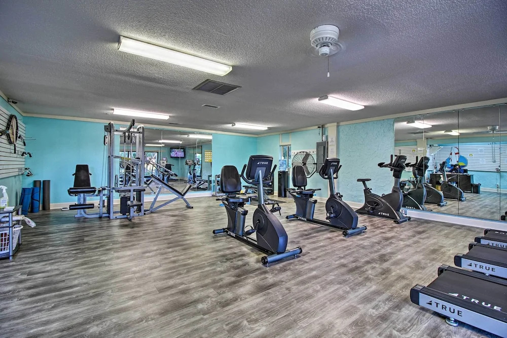 Walk to Pool & Beach: Hilton Head Island Condo!