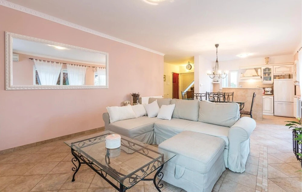 Four-Bedroom Holiday Home In Kastel Novi