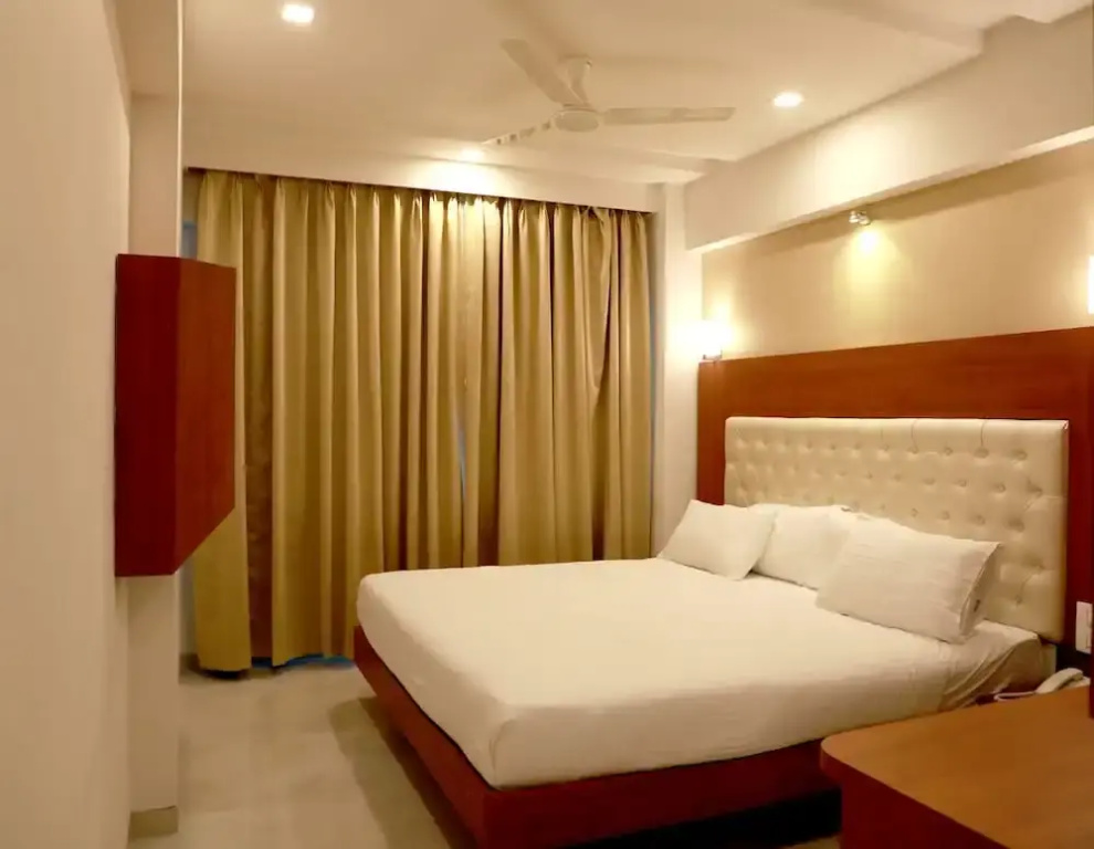 Hotel Lords, Fort