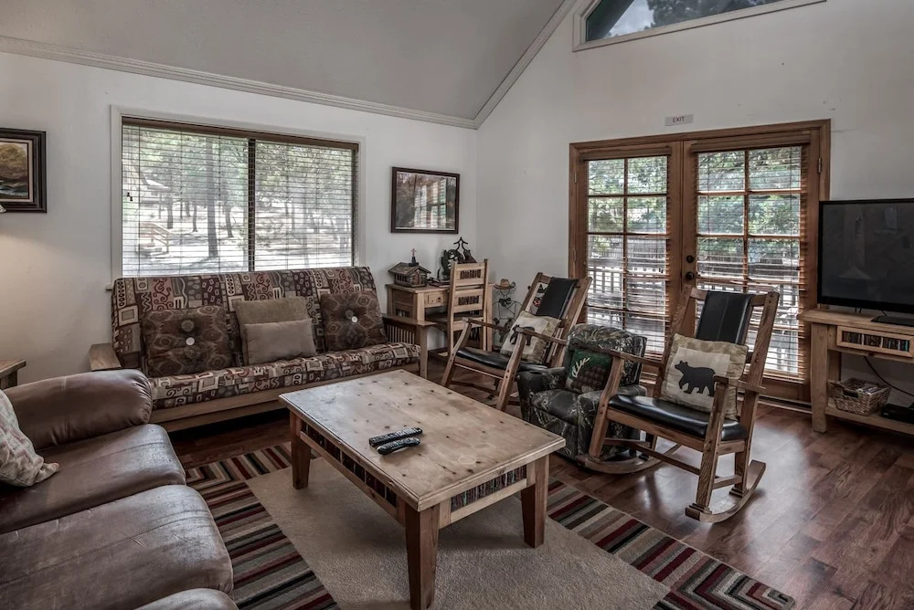 206 Coal Mountain - Three Bedroom Cabin