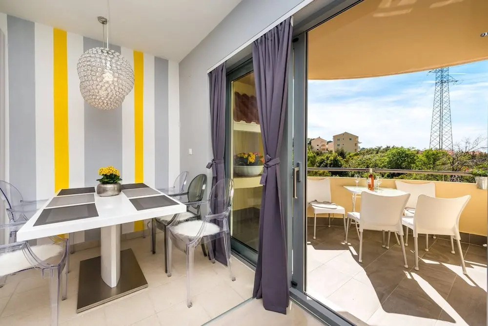 Charming and Stunning 2bedroom Apartment Cavtat