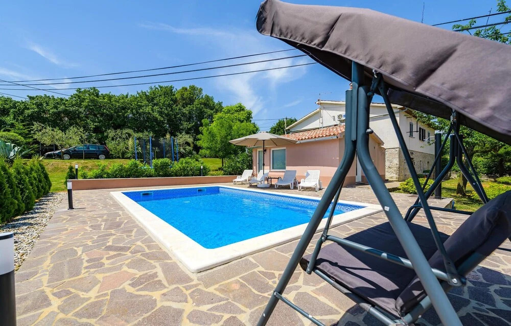 Amazing Apartment in Podpican With 2 Bedrooms, Wifi and Outdoor Swimming Pool