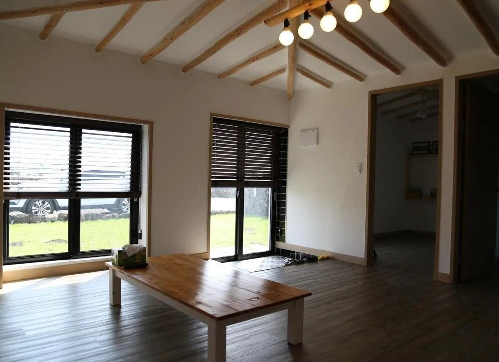 Damtteurak House