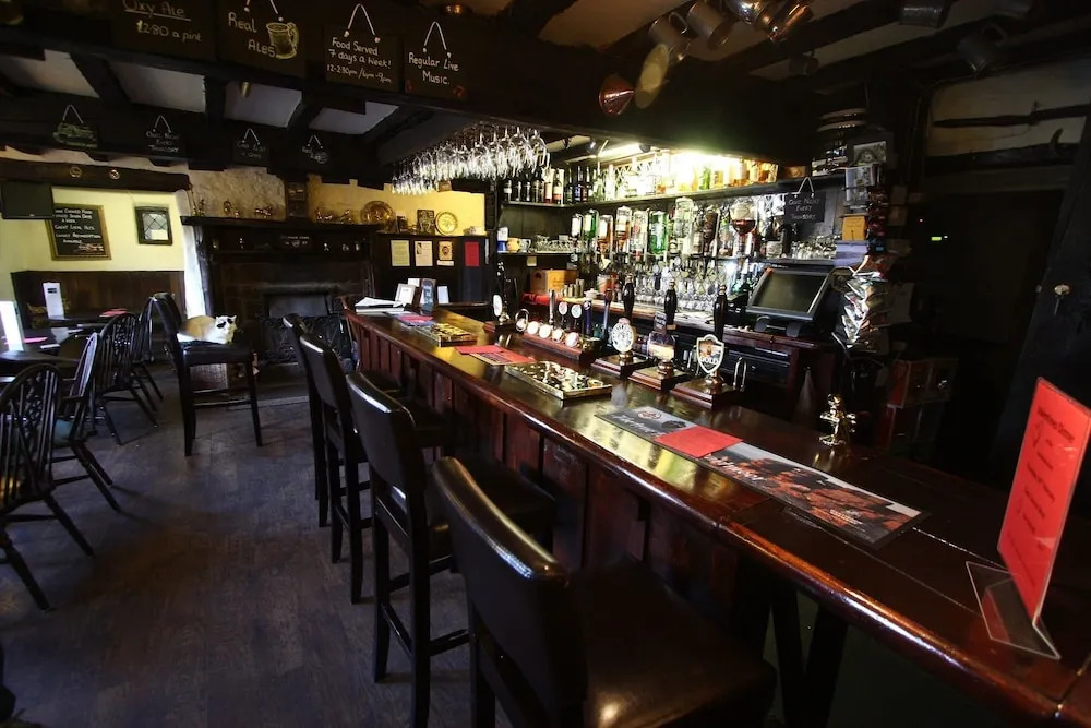 The Oxenham Arms Hotel Devon