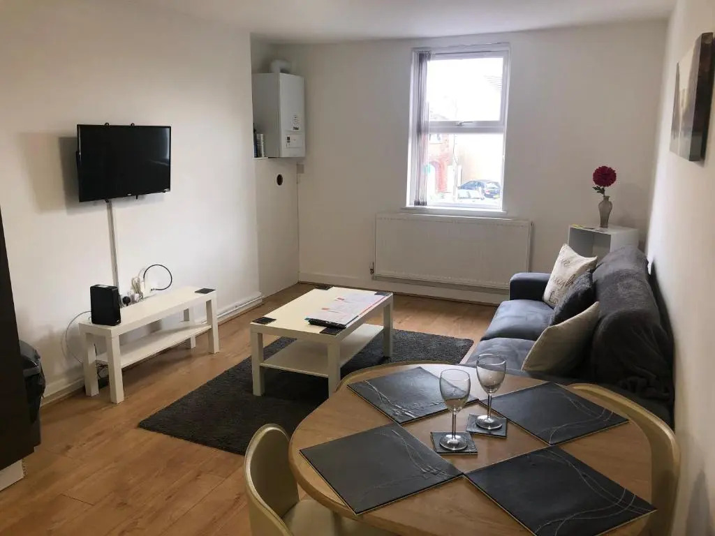 2 Bedroom Large First Floor Apartment with FREE Parking
