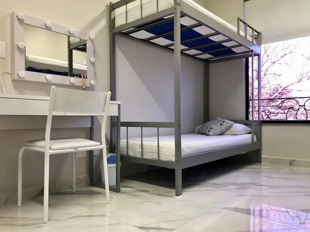 FM Hostel