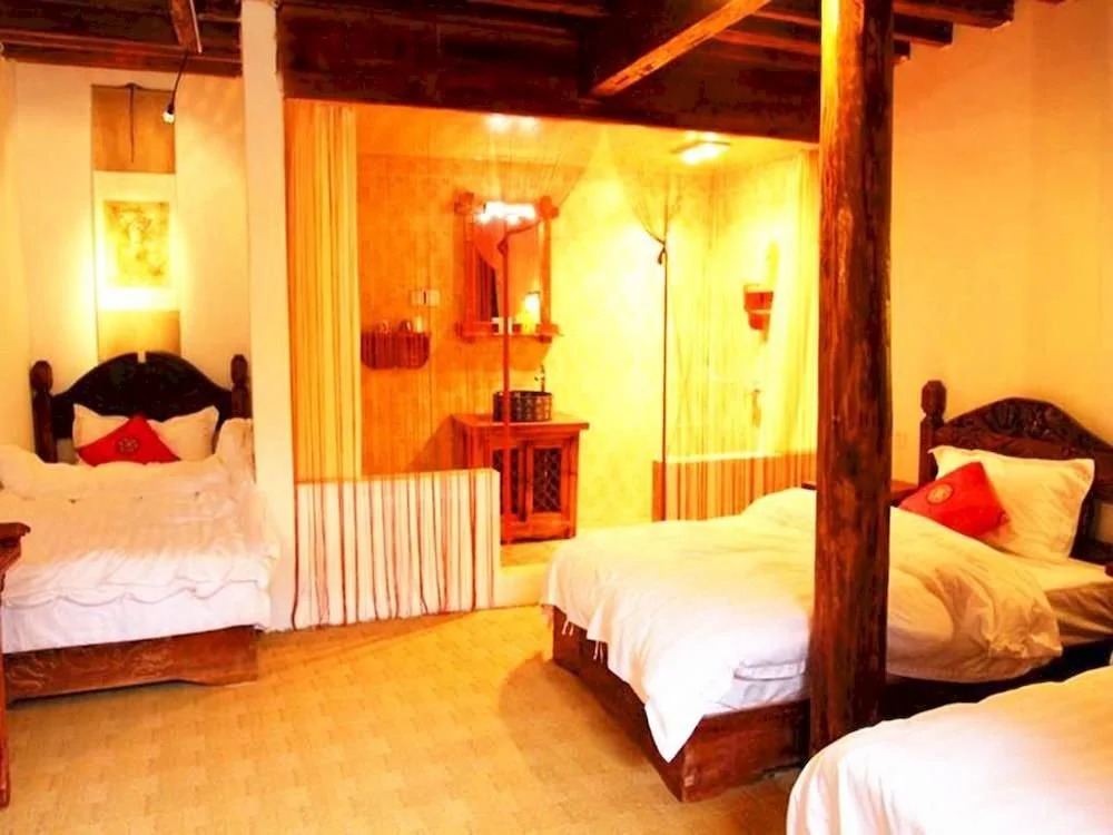 Lijiang Flavor Inn Shuhe Flagship Five Taste Life Courtyard