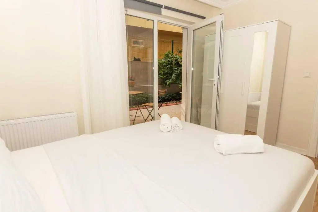Yakamoz 2 BR Stylish House with garden in Kadikoy