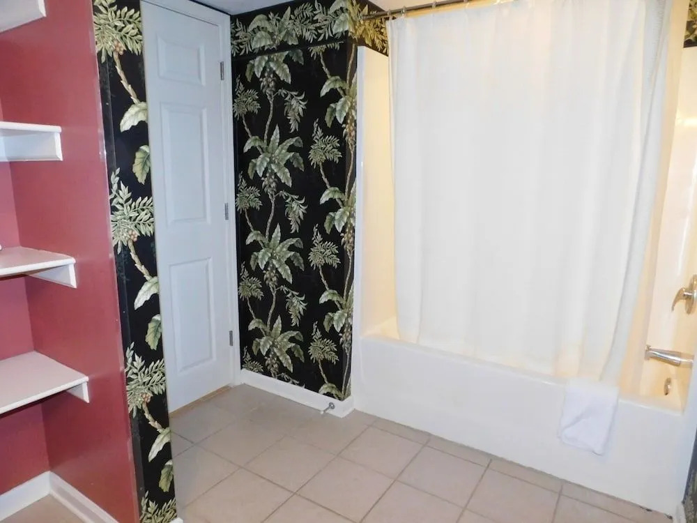 Yacht Club Villas #2-903