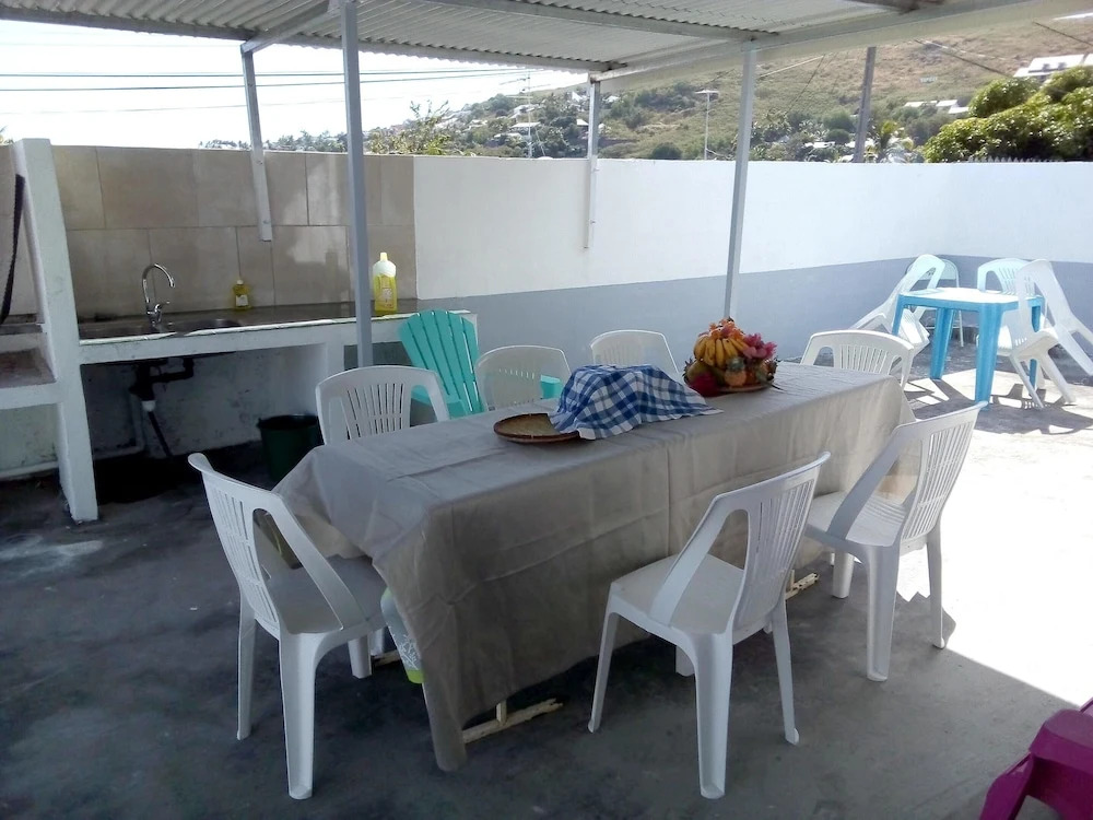 House With 2 Bedrooms in Saint-gilles les Bains, With Enclosed Garden