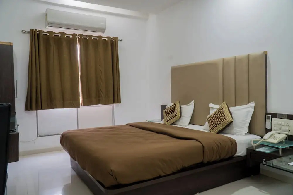 The Horizon Hotel