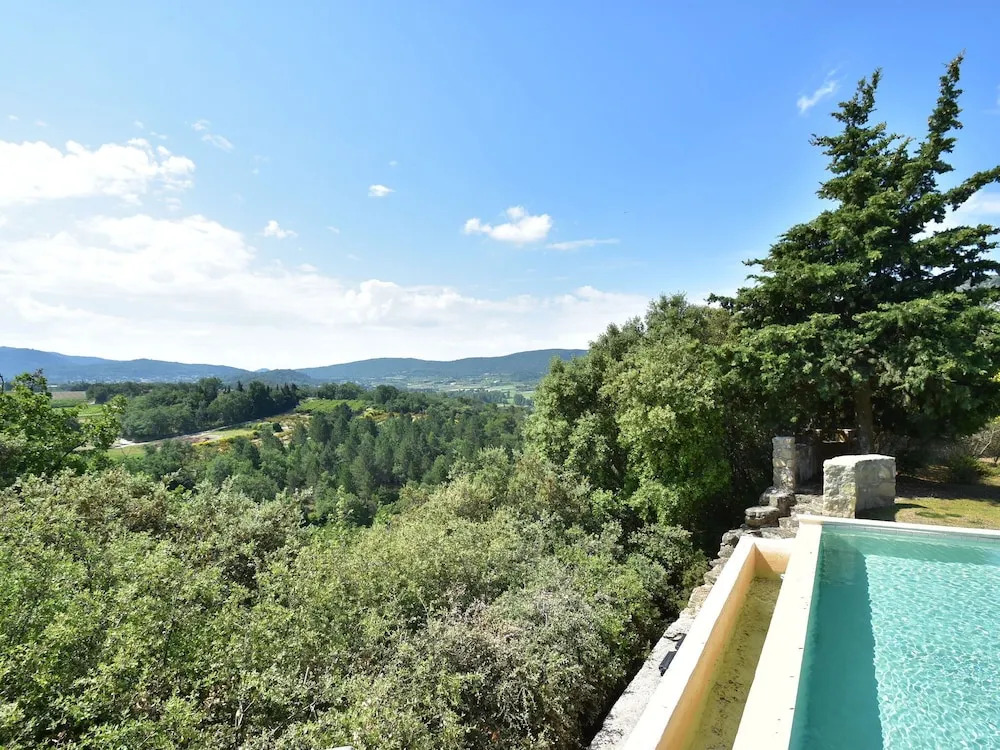 Private Infinity Pool, Beautiful View of Mont Ventoux, a Dream Spot!