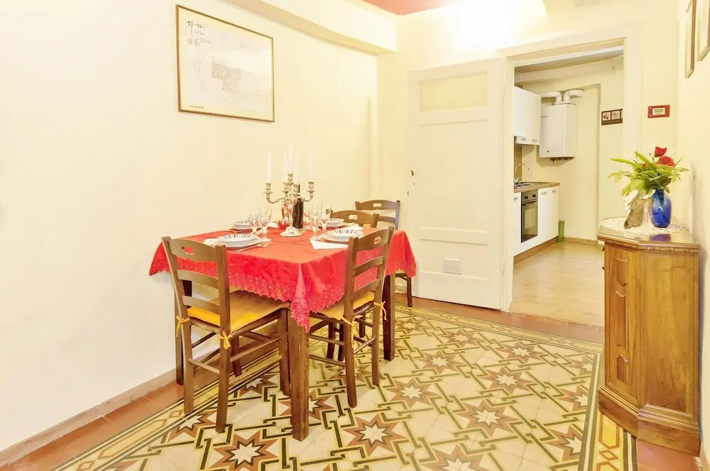 Palazzo della Stufa - Apartments for rent in Lucca