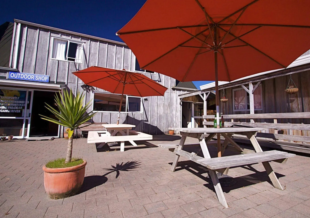 Howards Mountain Lodge