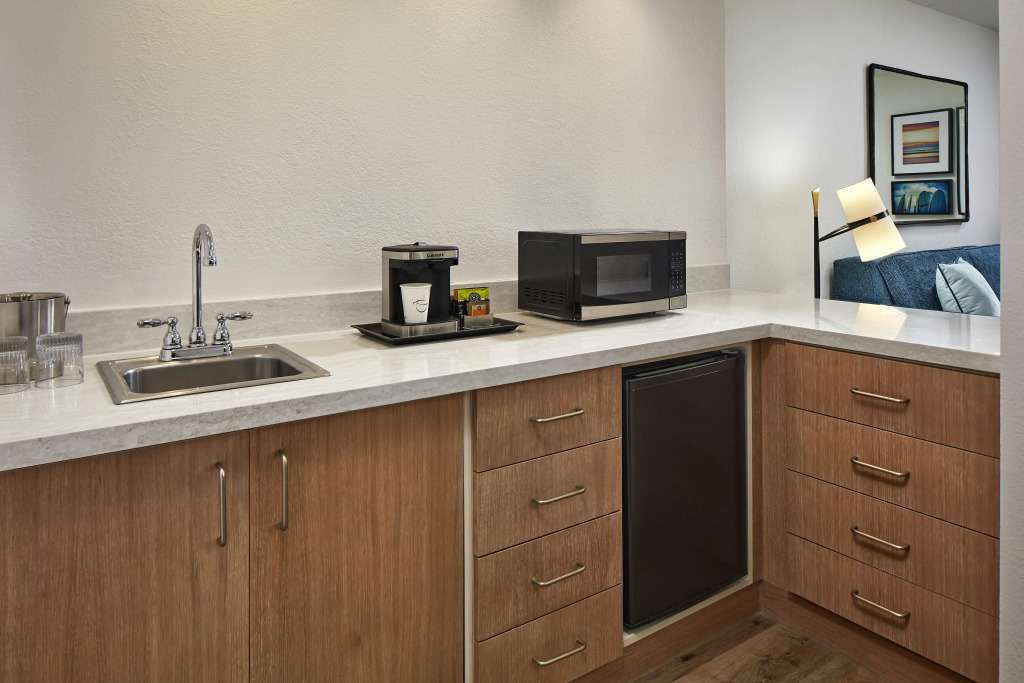 Hotel MDR Marina del Rey- a DoubleTree by Hilton