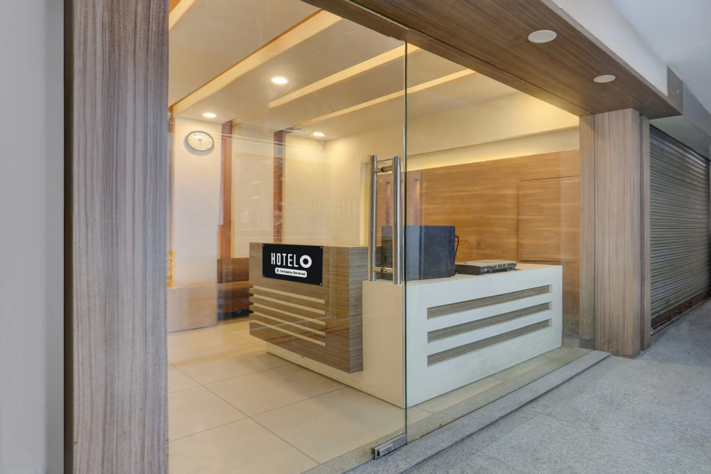 OYO 4477 City Square Hotel