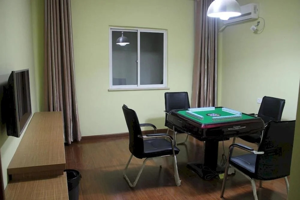 Hangzhou Yaju Hotel