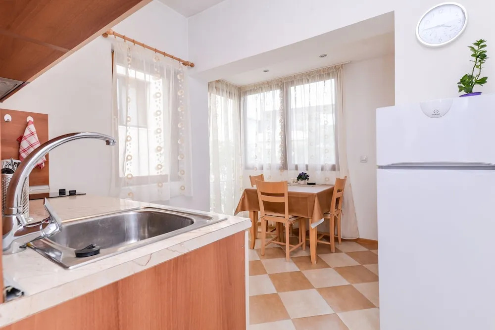 FM Deluxe 1-BDR Apartment - Artist's Place