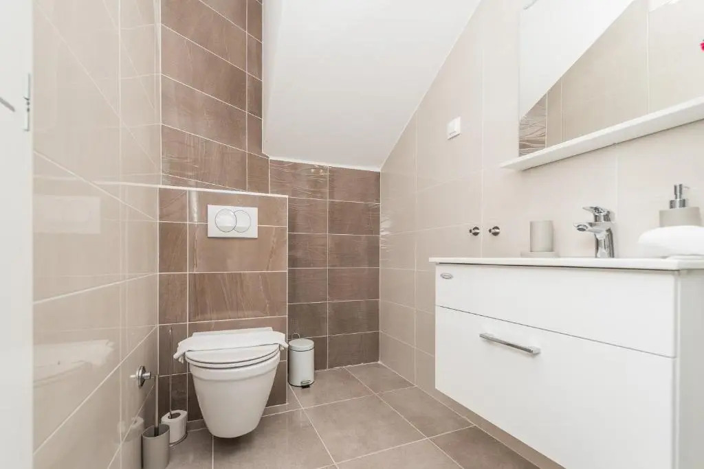 Merima 2 luxury & modern ap. for 7 with a pool