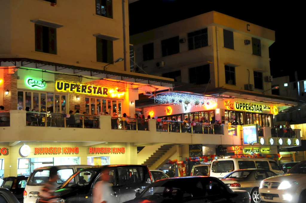 1 City Hotel